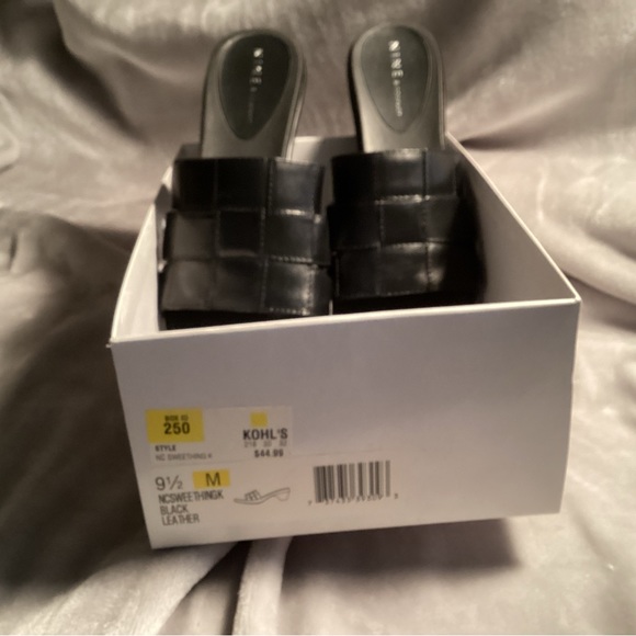 Women’s Black leather sandals. NWT Size 9.5 - Picture 7 of 9